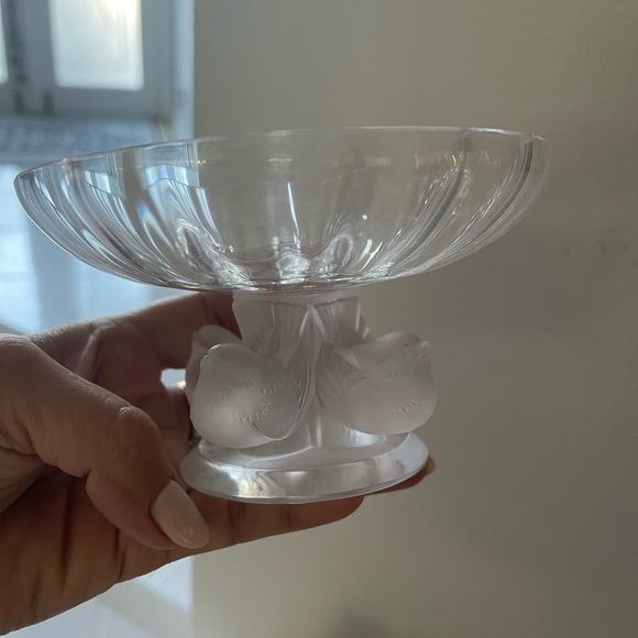 Lalique Crystal Pedestal Bowl with Bird Design 5 1/2” across x 3 3/8” T - Picture 9 of 16